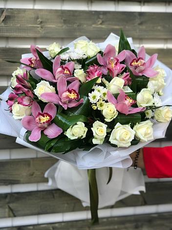 Букет цветов из: Розы и Хризантемы в Бутурлино