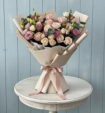 Букет цветов из:  Розы и Лизиантусы в Бутурлино