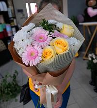 Букет цветов из:  Герберы, Розы и Хризантемы в Бутурлино