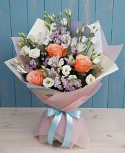 Букет цветов из:  Лизиантусы, Розы, Альстромерии и Гипсофила в Бутурлино