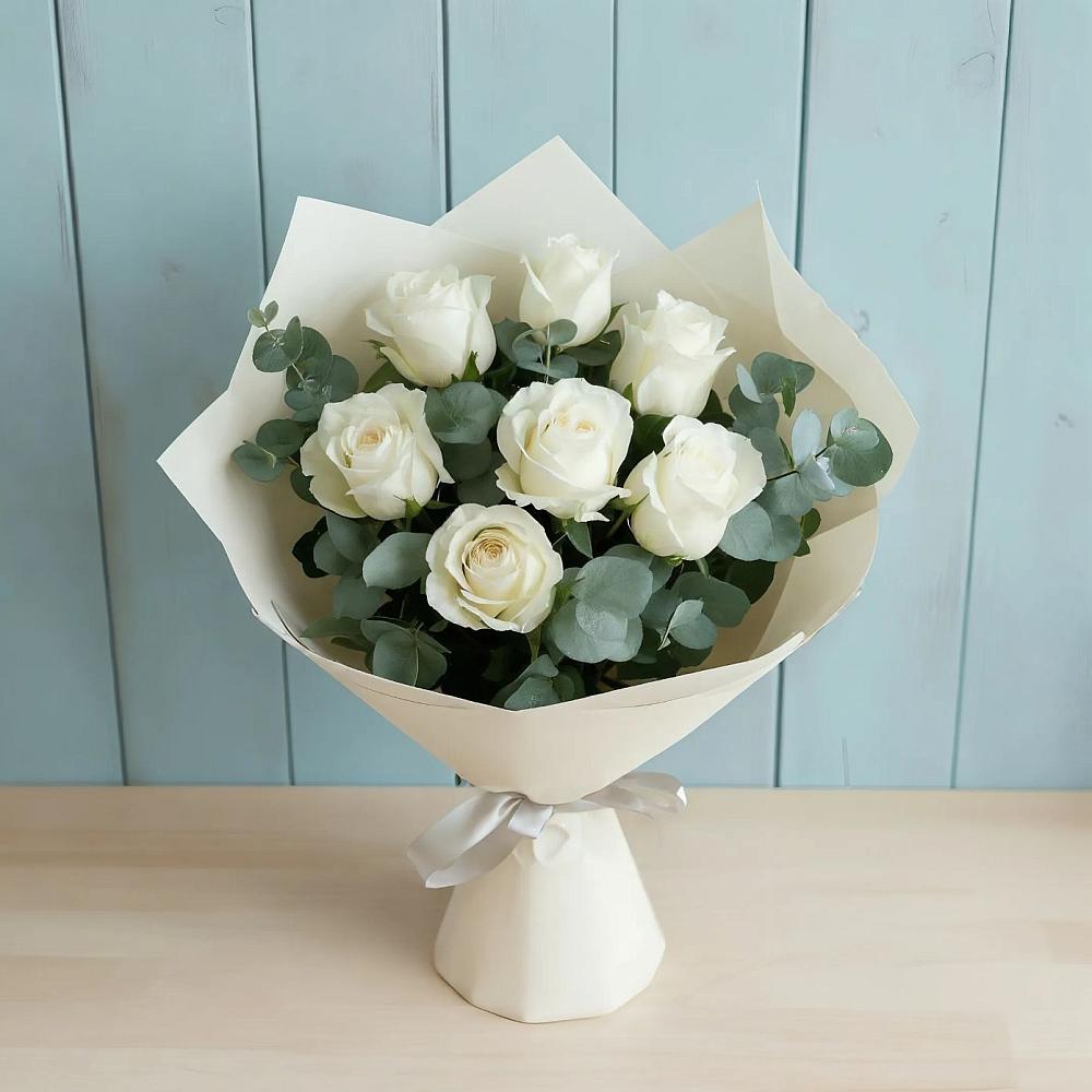 Букет Белые розы в Эвкалипте в Бутурлино