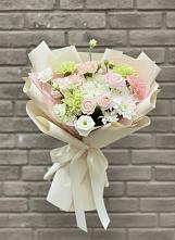 Букет цветов из:  Гвоздики, Розы, Лизиантусы и Хризантемы #REPLACE_PRED# Бутурлино