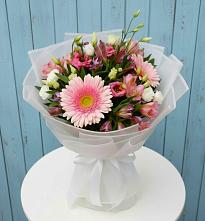Букет цветов из:  Герберы, Альстромерии и Лизиантусы в Бутурлино