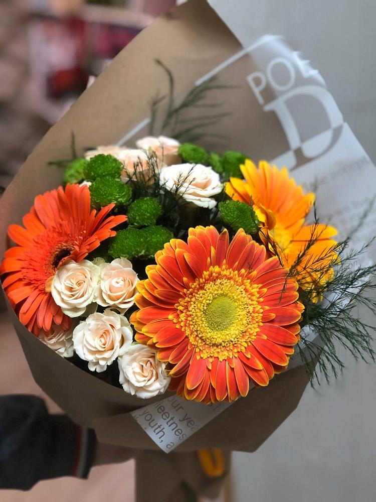 Букет цветов из: Герберы, Хризантемы и Розы в Бутурлино