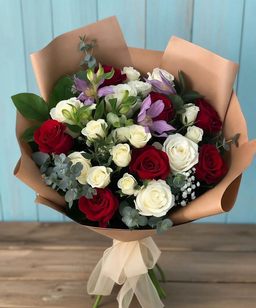 Букет цветов из: Розы и Альстромерии в Бутурлино