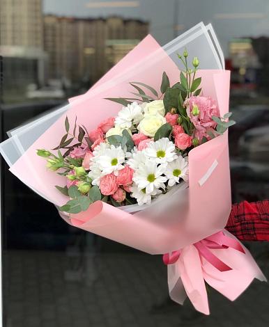 Букет цветов из: Розы, Лизиантусы и Хризантемы в Бутурлино